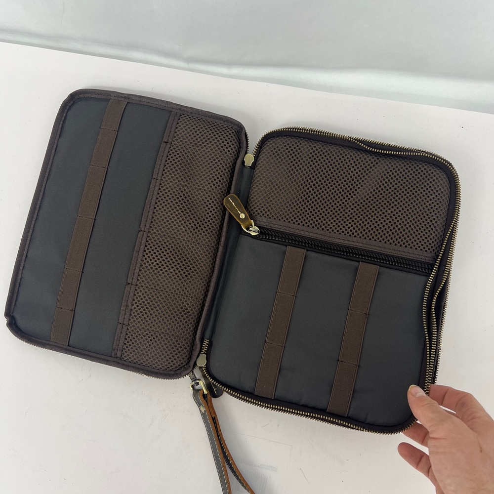 Men's Travel tech Organizer Pouch